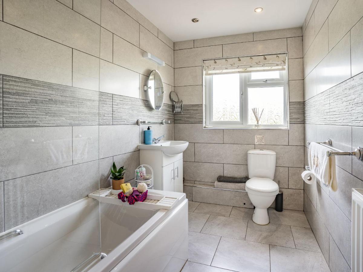 Yr Hen Ffald Llanedy Ngoại thất bức ảnh